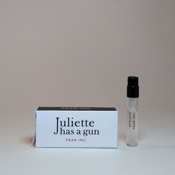 8/20$ - Fragrance Sample - Juliette has a Gun  - Pear inc. - Picture 1 of 2
